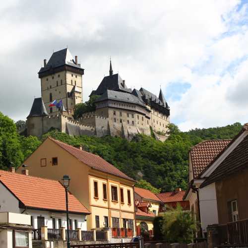 Замок и городок Карлштейн