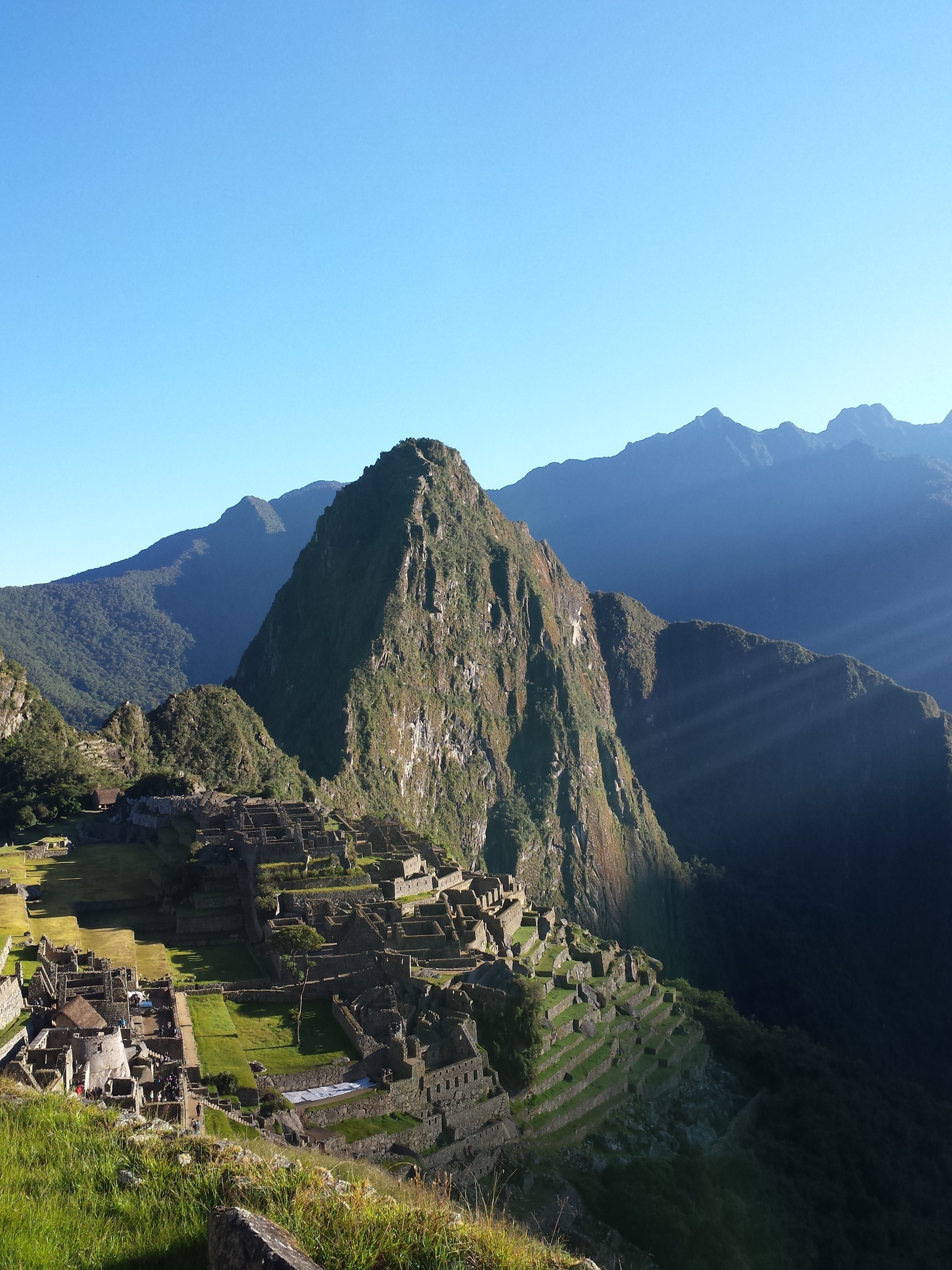 6 утра — время лучших ракурсов для Мачу-Пикчу. Первые лучи солнца