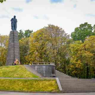 Тарасові Шевченкові