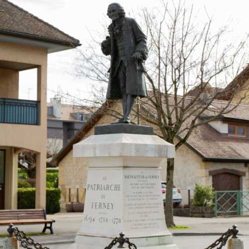 Statue de Voltaire, Switzerland