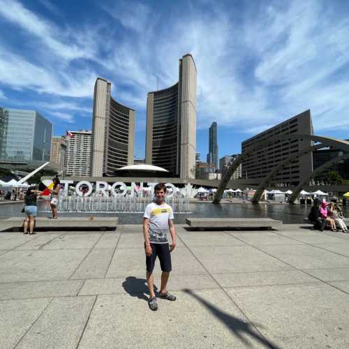 Nathan Philips Square, Canada