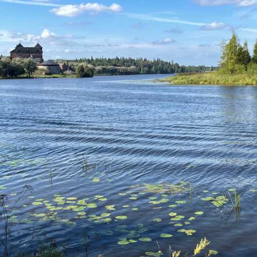 Maaherranpuiston vihkimisen muistomerkki, Finland
