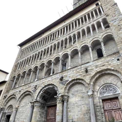 Resti del Duomo Vecchio, Италия