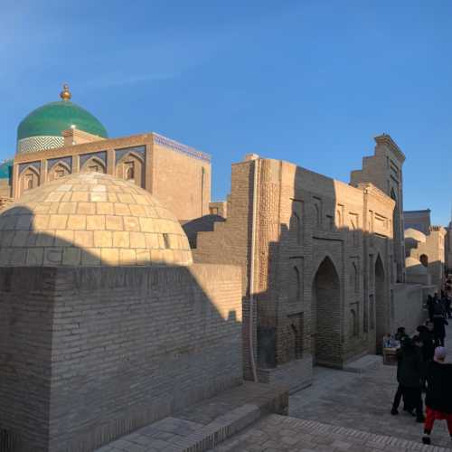 Pakhlavan Mahmoud
Mausoleum photo