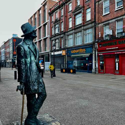 James Joyce Statue photo