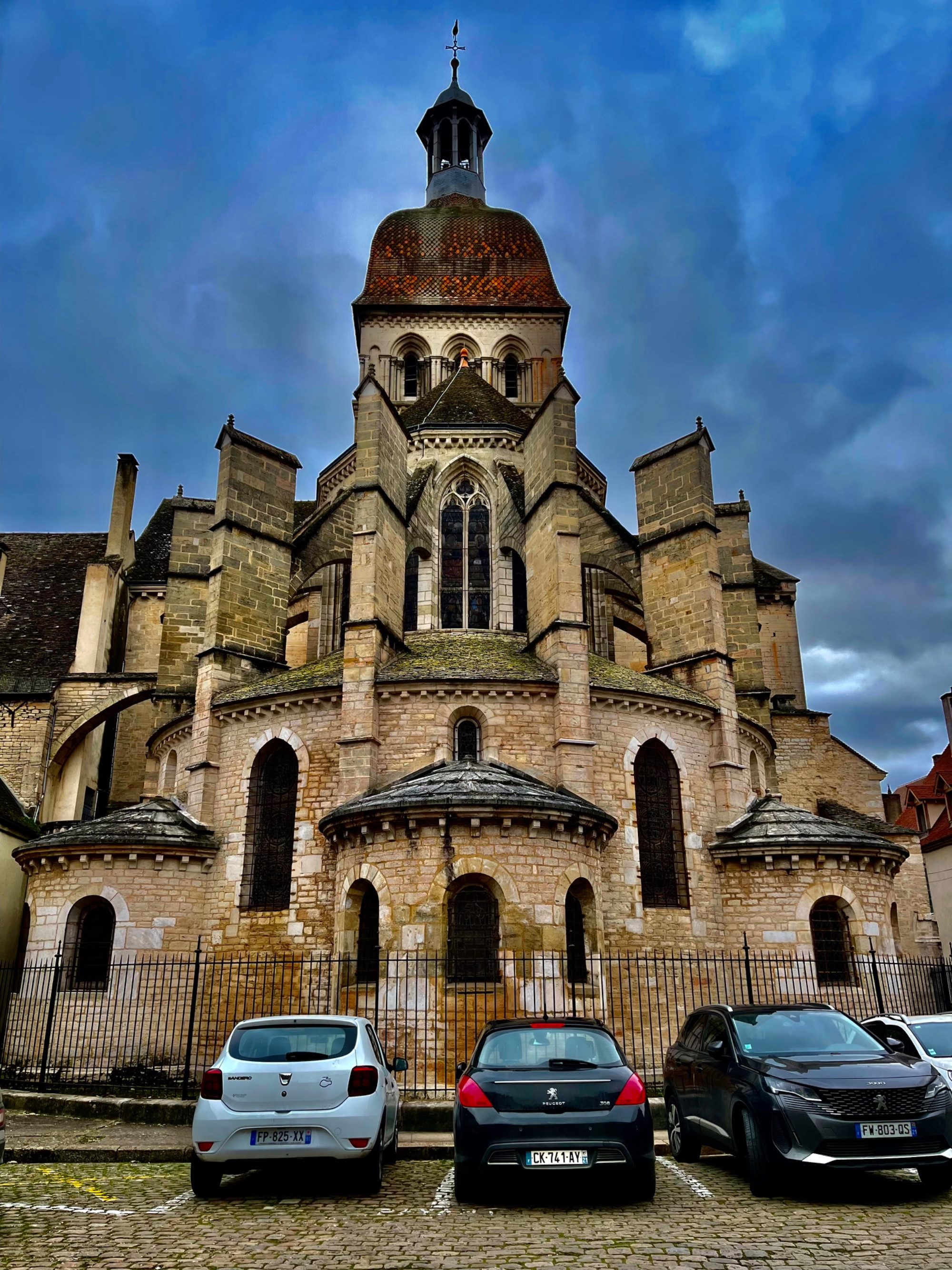 Basilica of Our Lady, Франция