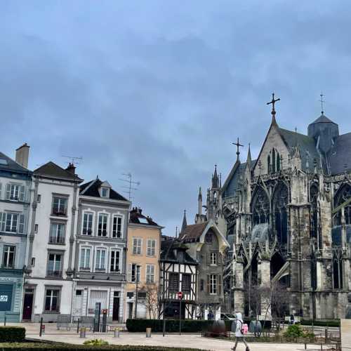 Базилика Святого Урбана, Франция