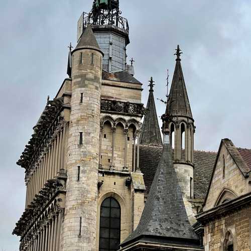 Церковь Нотр Дам, Франция