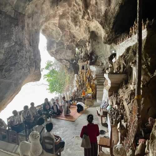 Pak Ou Cave, Лаос