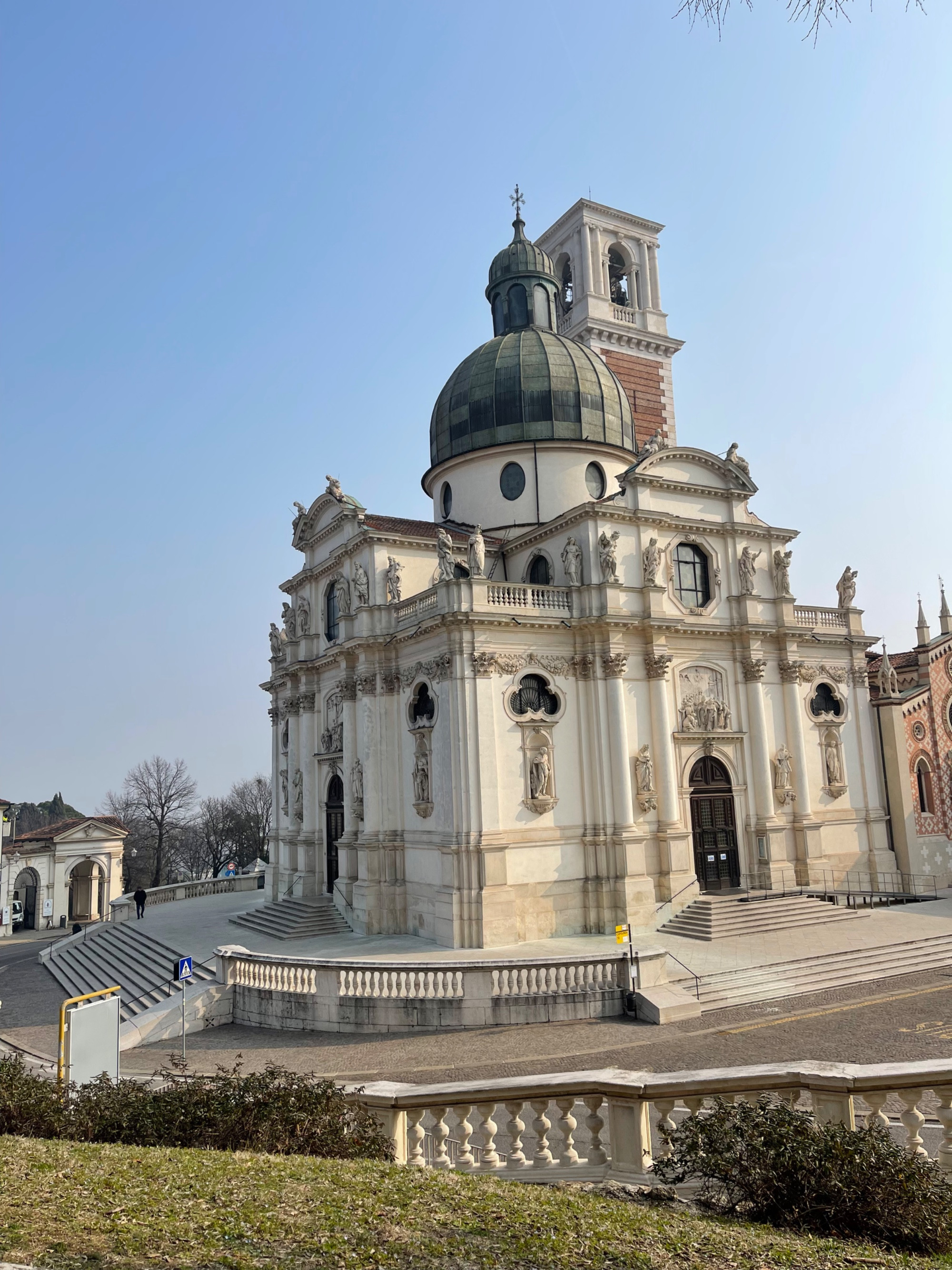 Церковь Богоматери, Italy