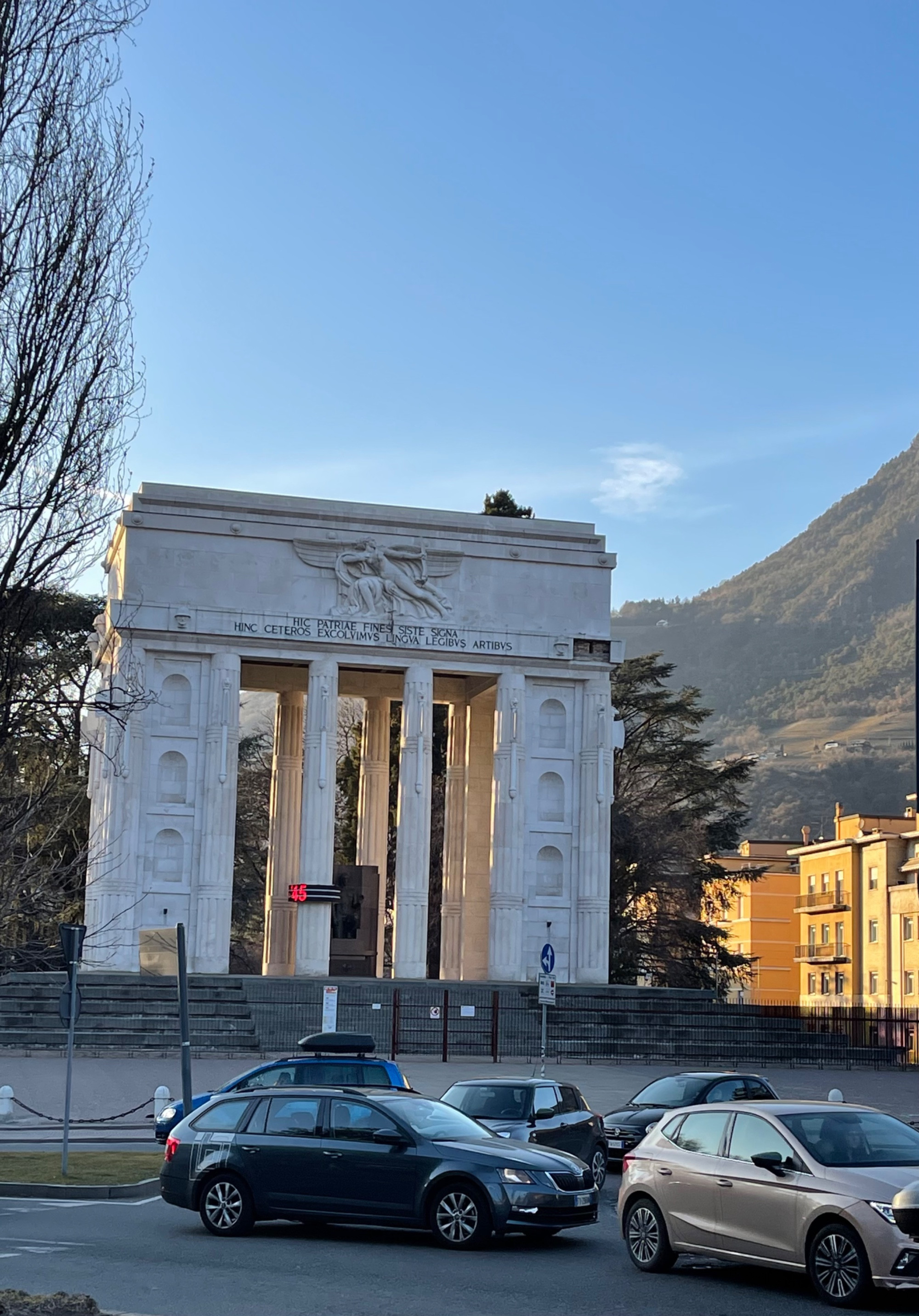 Монумент победы, Italy