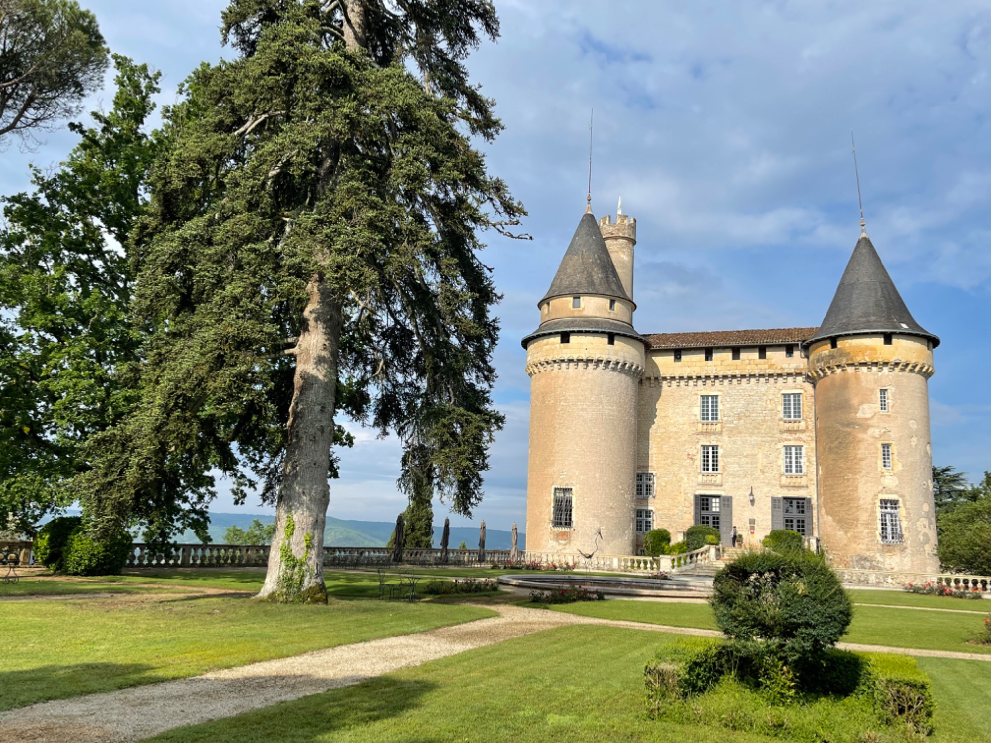 Меркюес, France