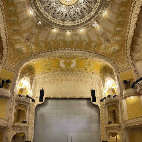 Опера Виши, Франция