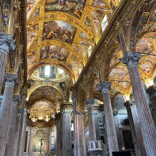 Базилика Святейшего Благовещения, Италия