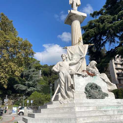 Monumento a Giuseppe Mazzini, Италия