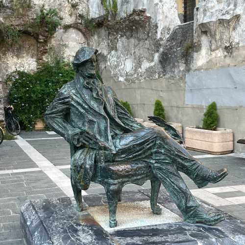 Памятник Вагнеру, Италия
