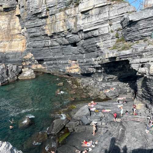 Grotta di Byron, Italy
