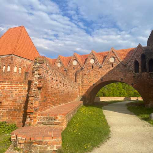 Руины тевтонского замка, Poland