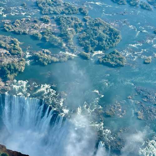 Вертолетный трип над водопадом Виктория, Зимбабве
