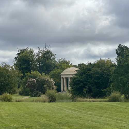 L'amour se taillant un arc dans la massue d'Hercule photo