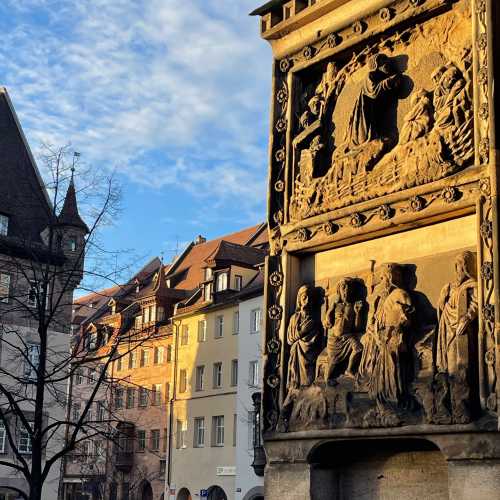 Obelisk mit Kriegsadler photo