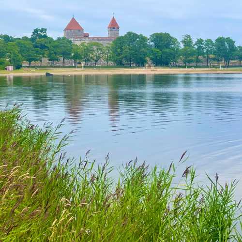 Kuressaare sadama sihi alumine tulepaak