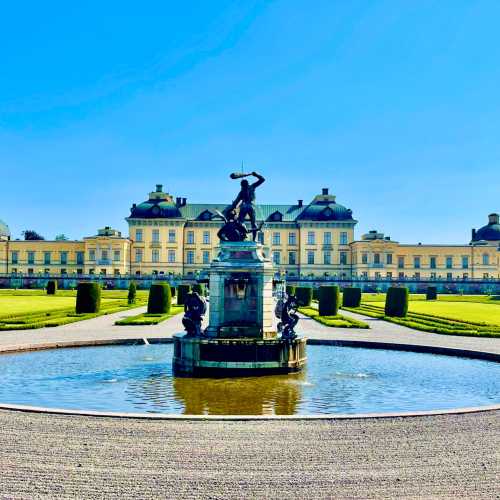 Дроттнингхольм, Швеция