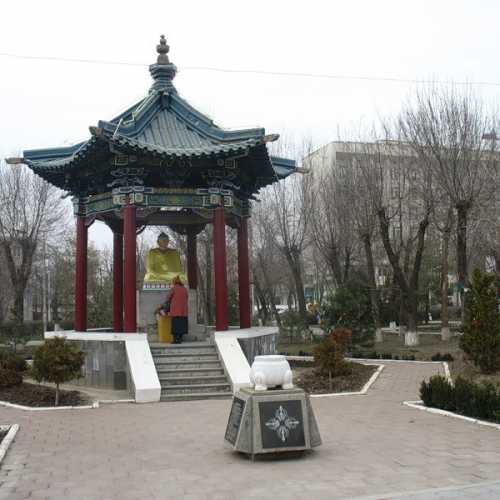 Ротонда и статуя «Будда Шакьямуни», Россия