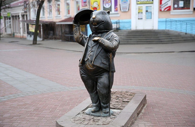 Памятник Бобру. Могилёвская область, Бобруйск, Социалистическая улица.