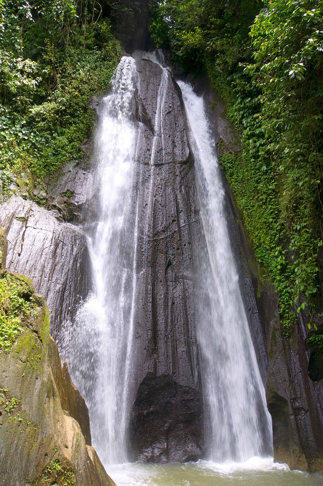 Бали. Водопад Dusun Kuning.