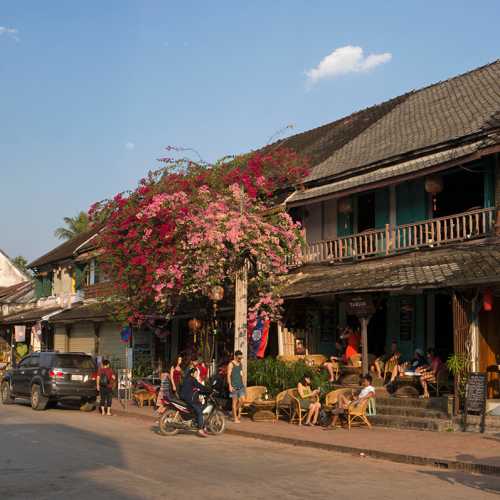 Город Луанг-прабанг охраняется ЮНЕСКО как объект всемирного наследия.