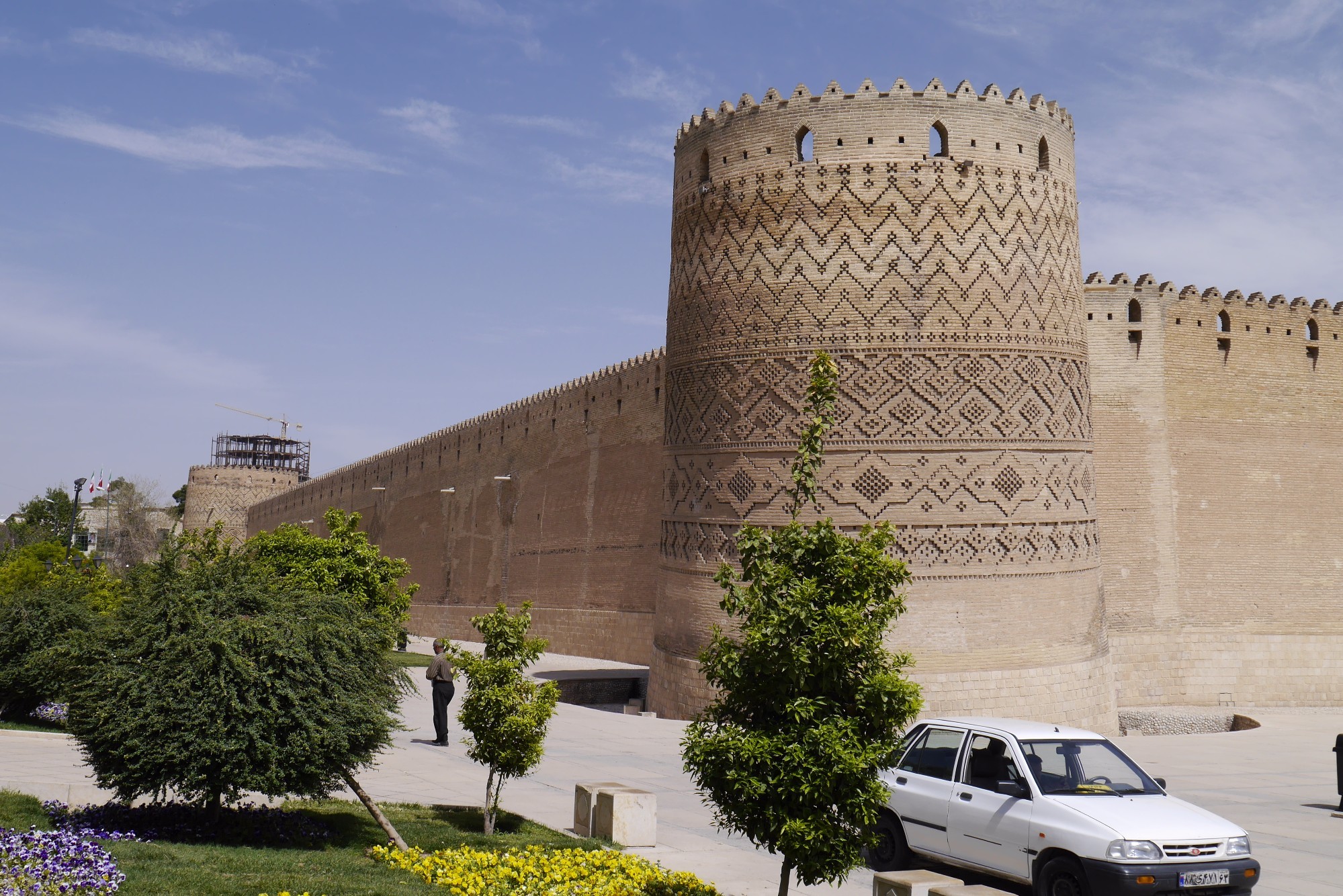 Падающай башня цитадели Каримхана, Шираз