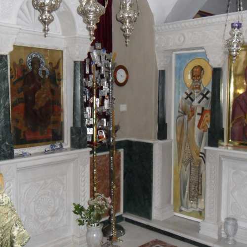 Церковь Святого Николая является подворьем Ватопедского Монастыря на Афоне и в настоящее время работает как паломническа, Greece