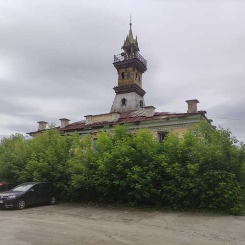 Здание поселкового Совета посёлка Верх-Нейвинский (XIX век