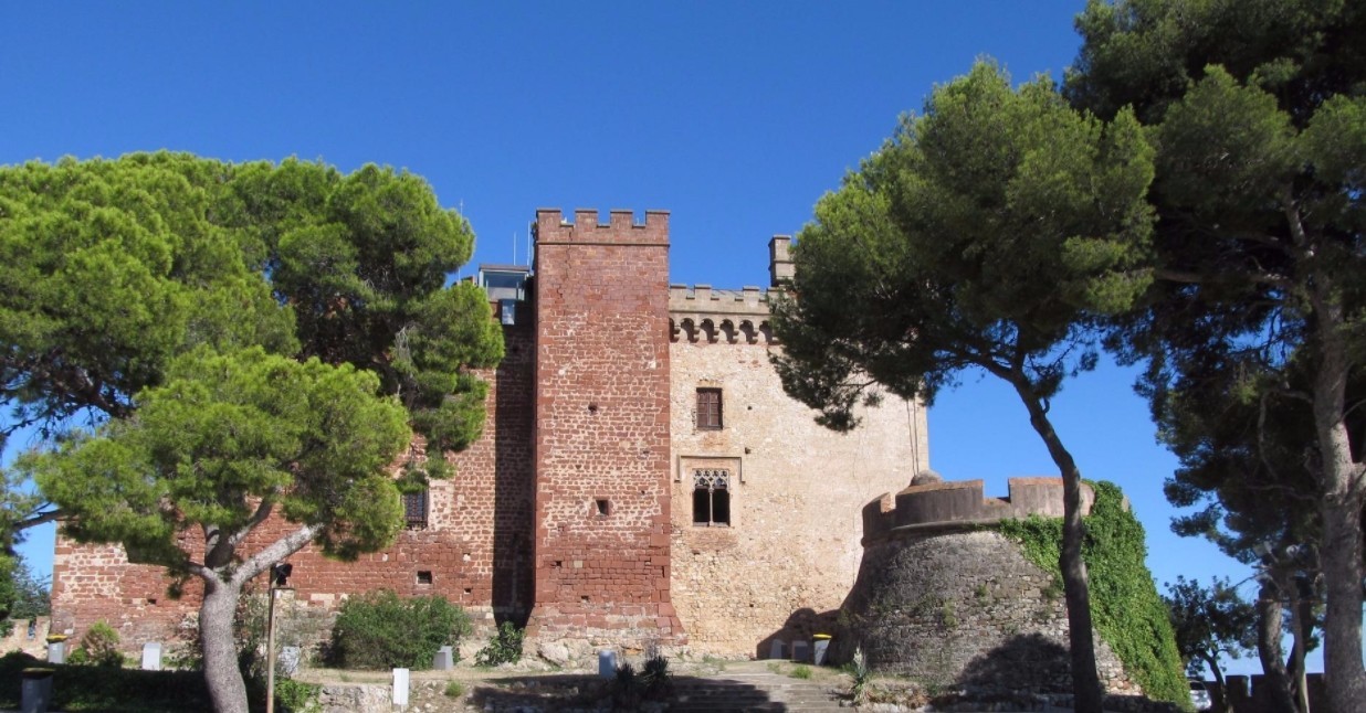 Замок Castelldefels, Spain