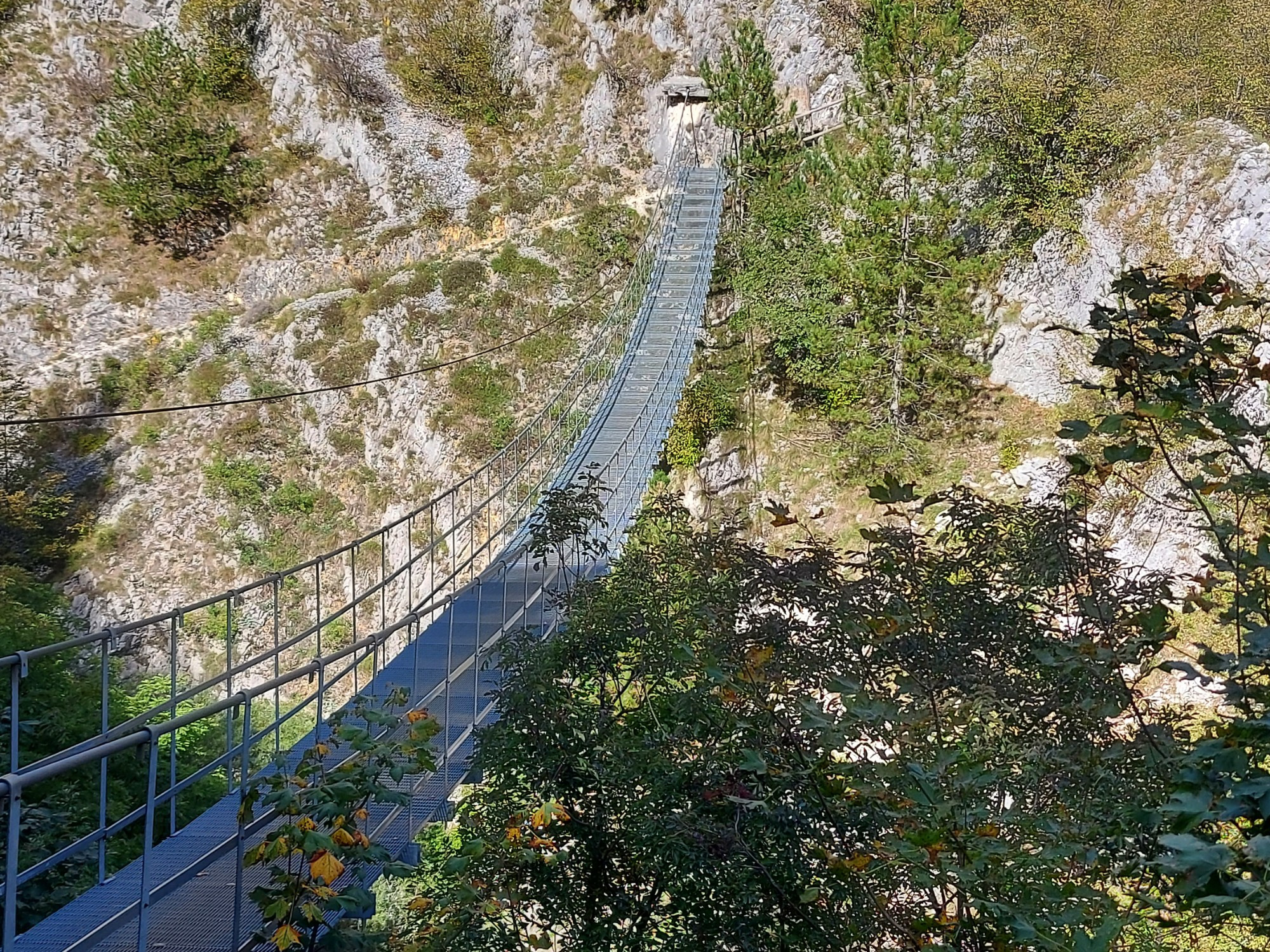 Ponte Tibetano Roccamandolfi, Italy