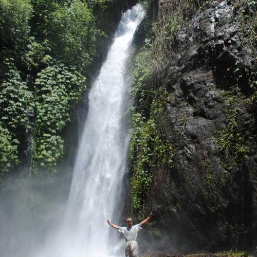 Водопад Гит-Гит
