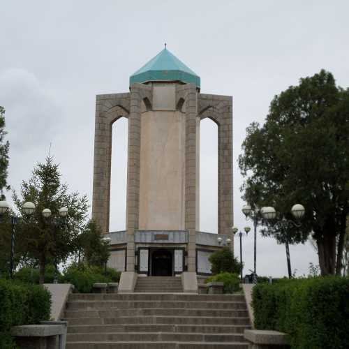 мавзолей Баба-Тахера
