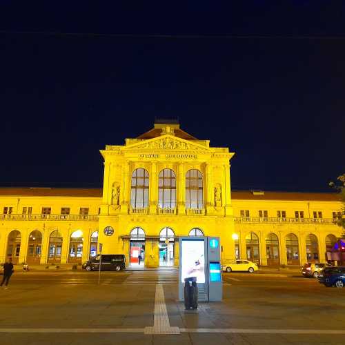 Загреб, здание вокзала