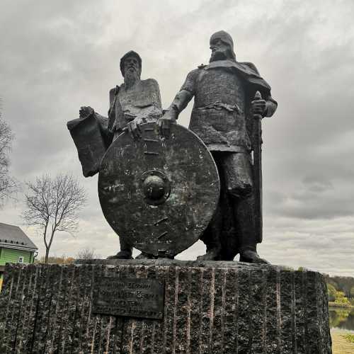 Памятник Рюрику и Олегу photo