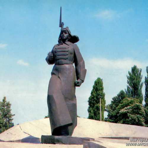 Девушка в шинели, Ukraine