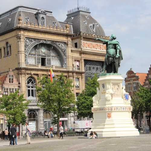 Ons huis / Our home, Belgium