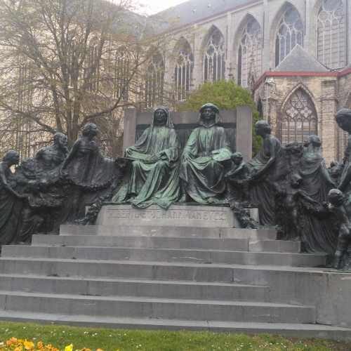 Standbeeld gebroeders Van Eyck photo