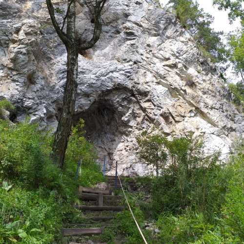 Тавдинские пещеры, Russia