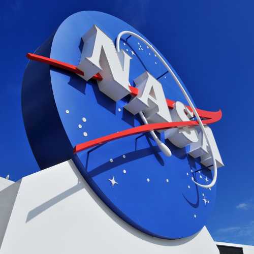 NASA Space Center Bus Tours, США