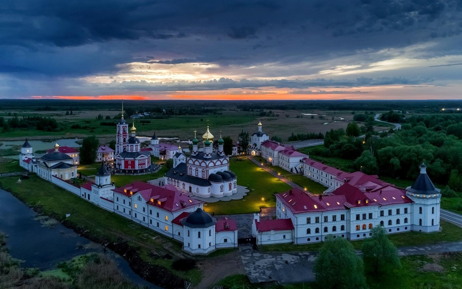 Троице-Сергиев Варницкий монастырь, Россия