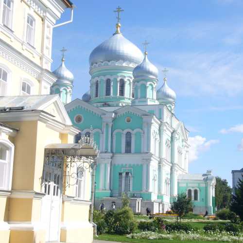 Свято-Троицкий Серафимо-Дивеевский женский монастырь, Russia