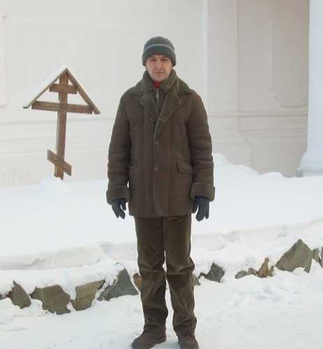 Я на территории Богородице-Алексеевского монастыря (Томск)