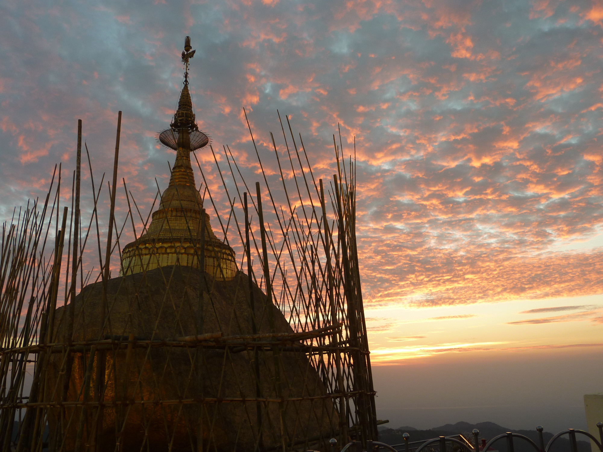 Kyaiktiyo Temple (Golden Rock) at sunset