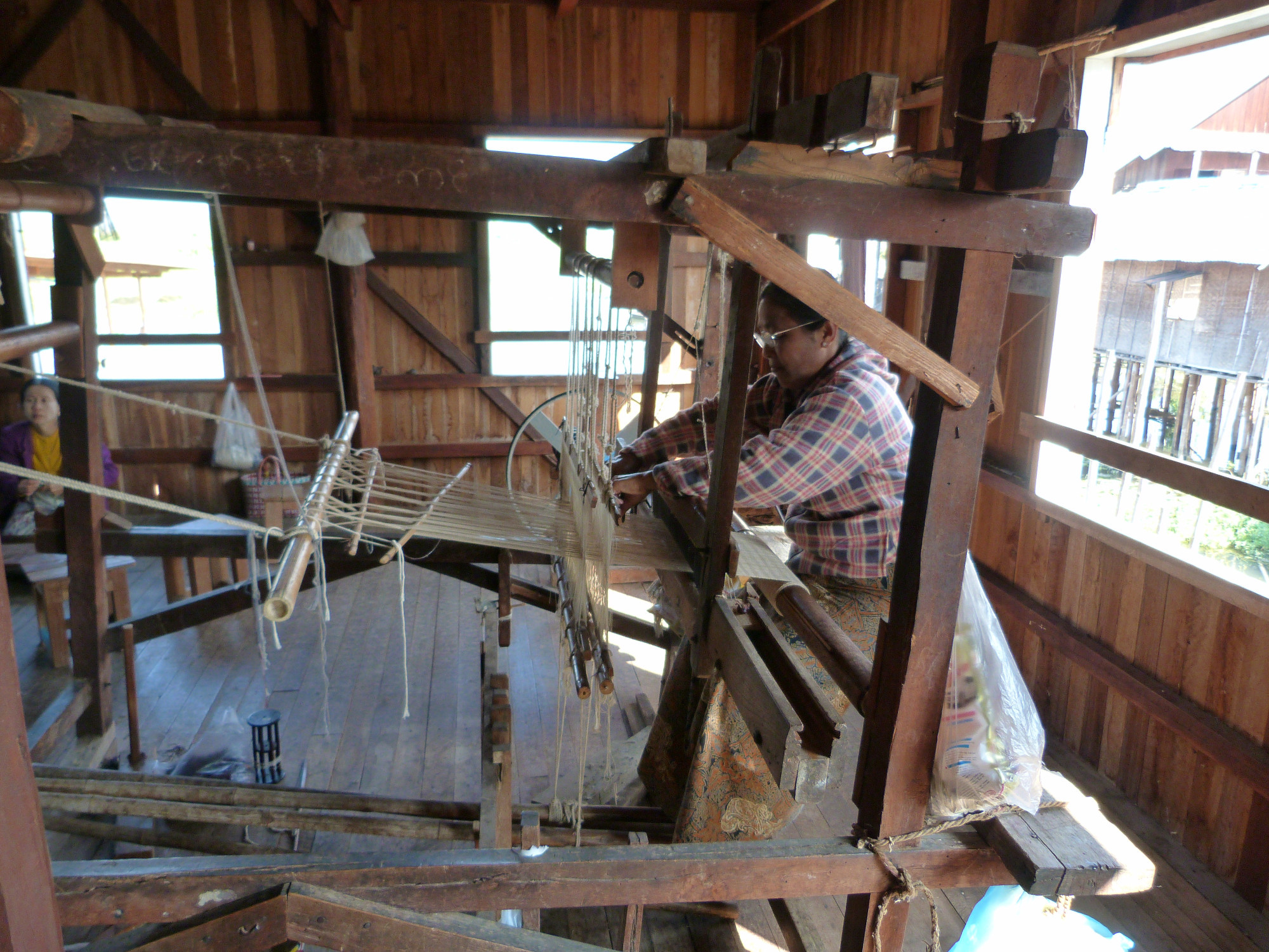 Nyaungshwe Inne Lake Home Weaving